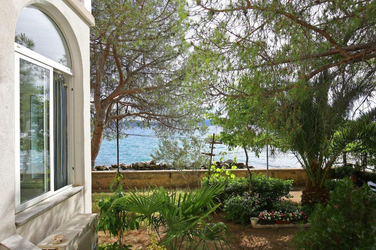 Seafront Beach Apartment - Directly At The Beach Задар Экстерьер фото